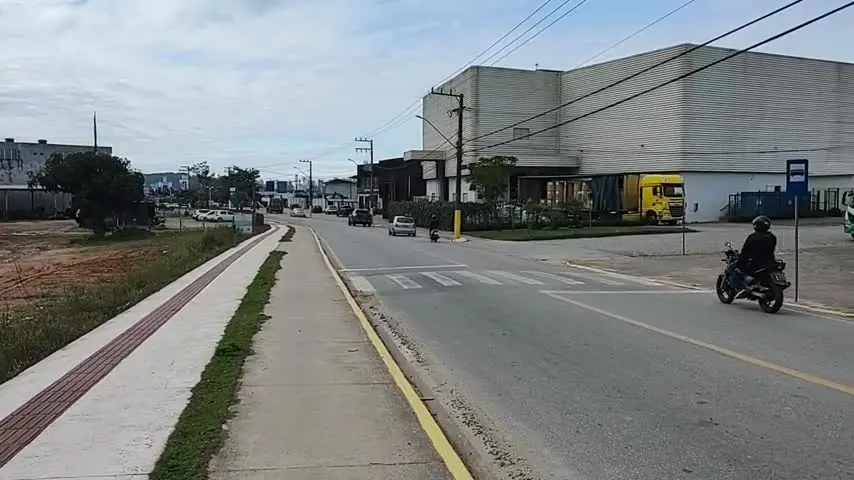 Avenida José Francisco Bernardes junto à área