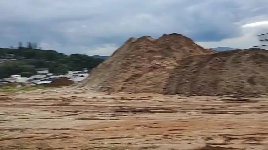 Terreno com movimentação de terra